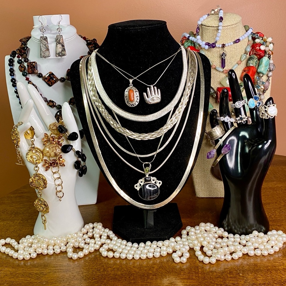 $5 JEWELRY - Picture 3 of 9